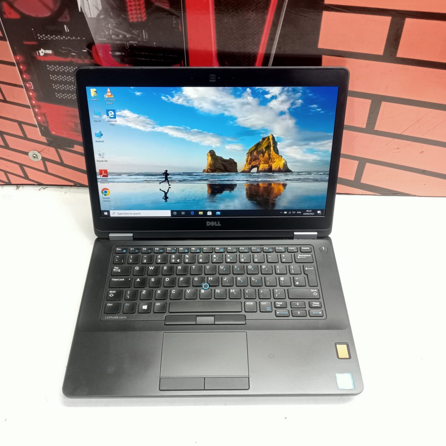 Intel Core i7 Used Dell Latitude E5470 Laptop, 8 GB